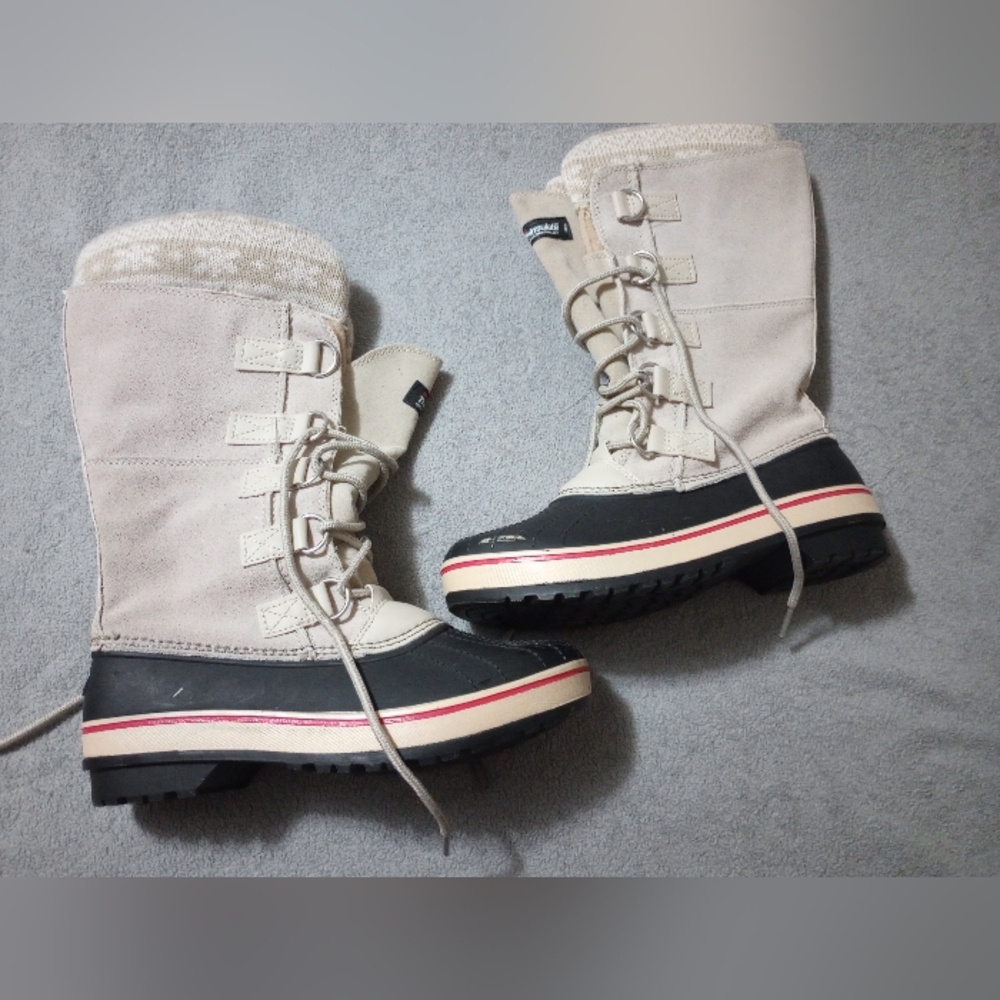 Ozark trail women's boots with thinsulate size 7 tan and black